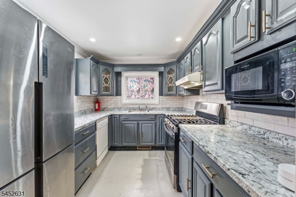 28 Butler St, Clifton City, NJ 07011 — photo 5