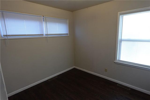 503 W Colonel Drive, Independence, MO 64050