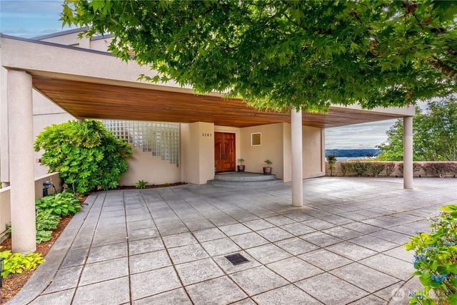 3202 Loma Court NE, Tacoma, WA 98422