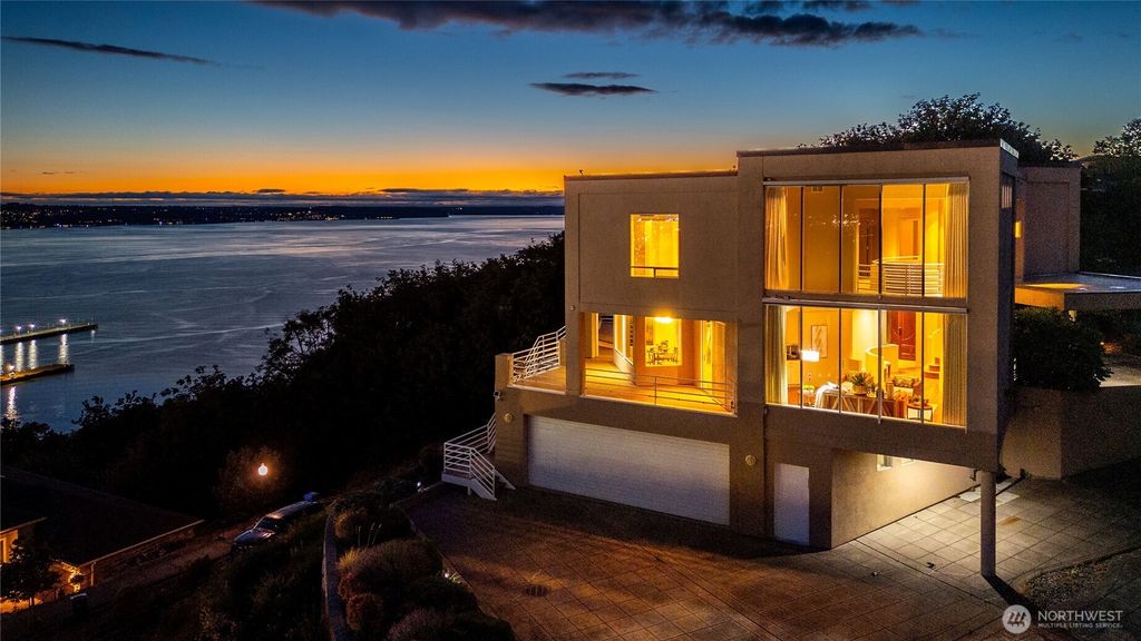 3202 Loma Court NE, Tacoma, WA 98422