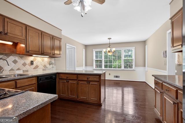 205 Dix Lee On Drive, Fayetteville, GA 30214