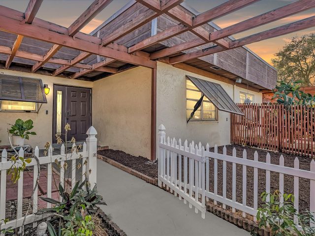 2551 N 40th Avenue 2551, Hollywood, FL 33021