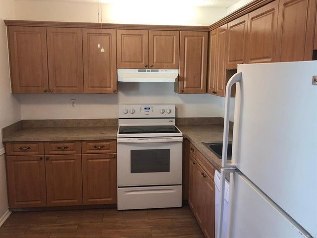 1800 SW 81st Avenue 1304, North Lauderdale, FL 33068