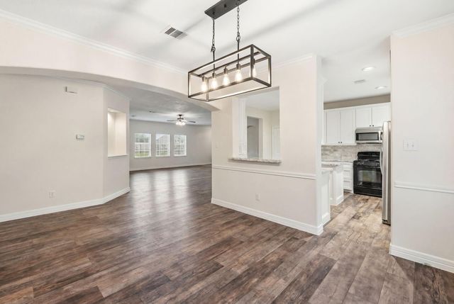 8227 Shady Grove, Baytown, TX 77523