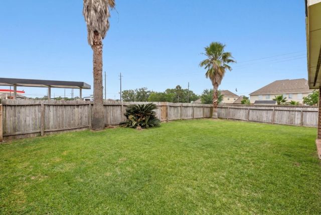 8227 Shady Grove, Baytown, TX 77523