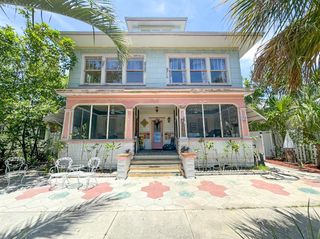 421 10TH AVENUE N, St Petersburg, FL 33701