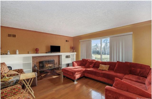 19954 Woodcrest Street, Harper Woods City, MI 48225
