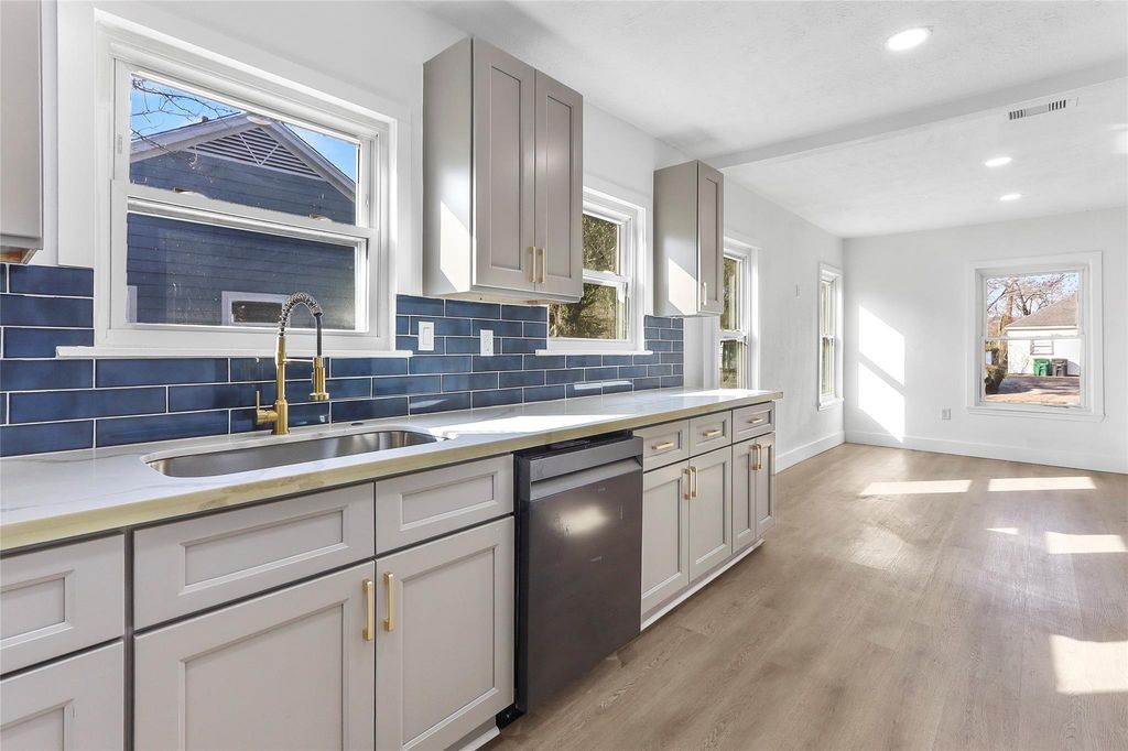 4516 Normandy Way, Houston, TX 77021