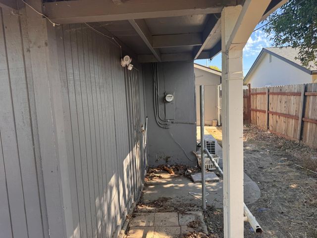 3651 Owens Way, North Highlands, CA 95660