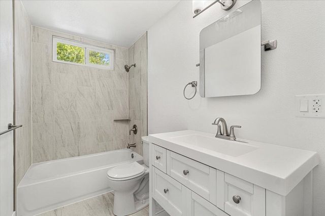 6093 Beechwood Drive, Eureka, CA 95503