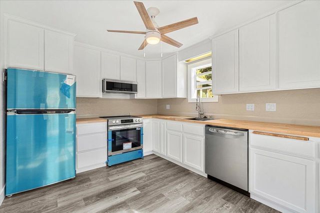 6093 Beechwood Drive, Eureka, CA 95503