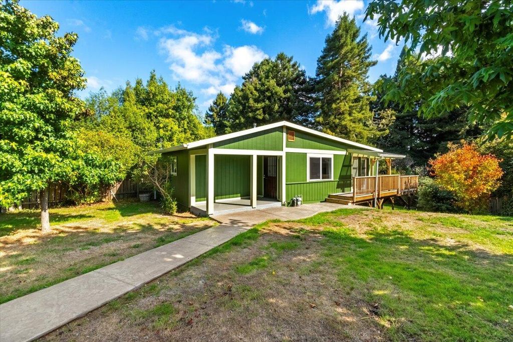 6093 Beechwood Drive, Eureka, CA 95503