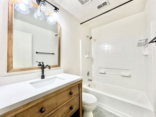 1128 Jamie Drive, Grand Prairie, TX 75052