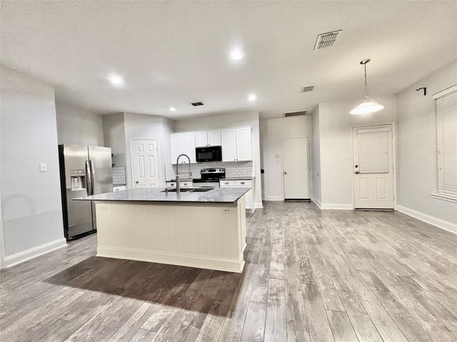 1128 Jamie Drive, Grand Prairie, TX 75052