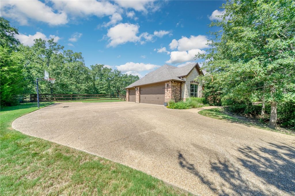 18580 Kiowa Cove, College Station, TX 77845 — photo 5