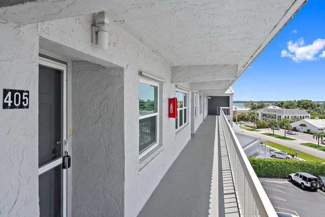155 Yacht Club Drive 405, North Palm Beach, FL 33408