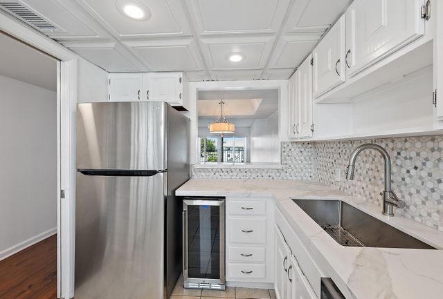 155 Yacht Club Drive 405, North Palm Beach, FL 33408