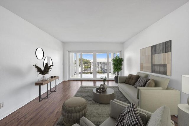 155 Yacht Club Drive 405, North Palm Beach, FL 33408