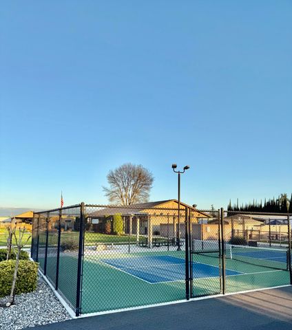 2627 W Midvalley Avenue 134, Visalia, CA 93277