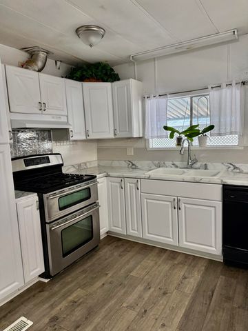 2627 W Midvalley Avenue 134, Visalia, CA 93277