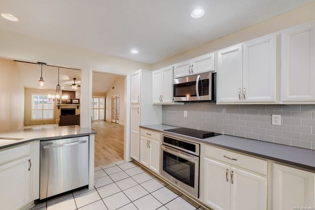 11834 BURNING BEND ST, San Antonio, TX 78249