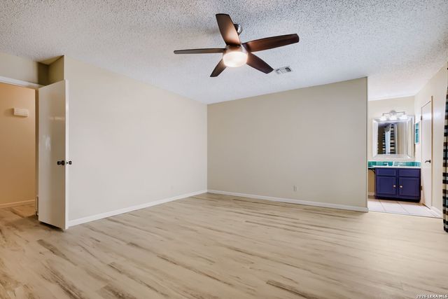 11834 BURNING BEND ST, San Antonio, TX 78249