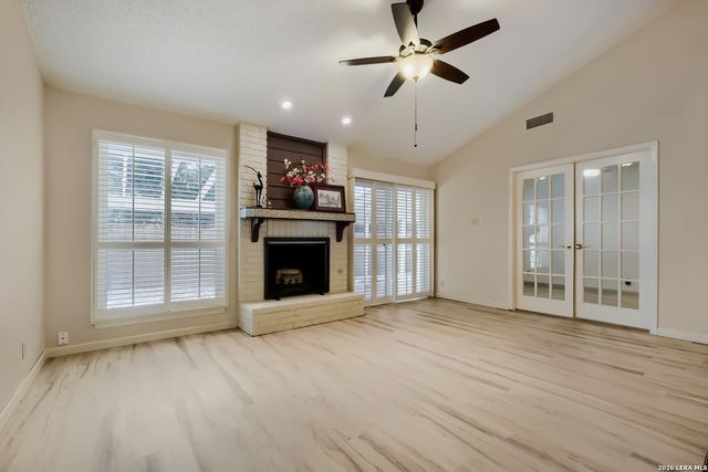 11834 BURNING BEND ST, San Antonio, TX 78249