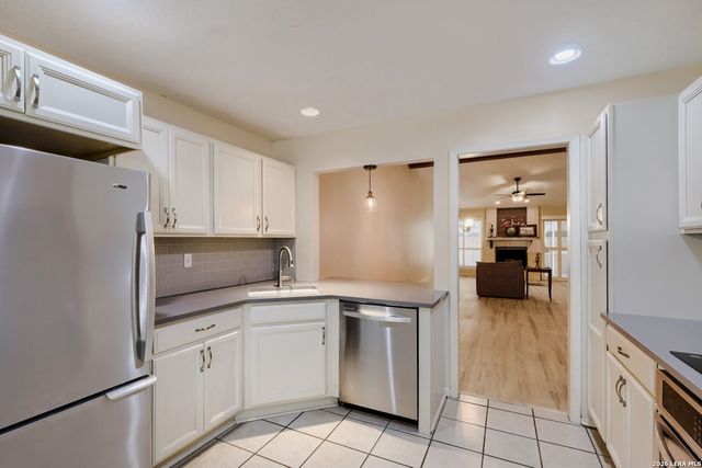 11834 BURNING BEND ST, San Antonio, TX 78249