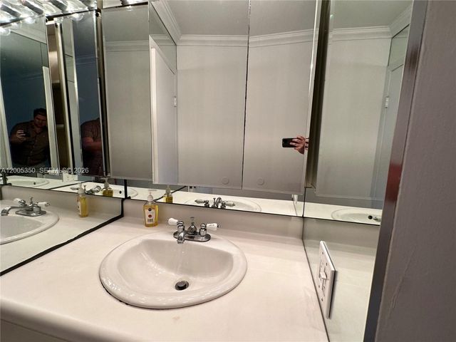 1250 Lincoln Rd 406, Miami Beach, FL 33139