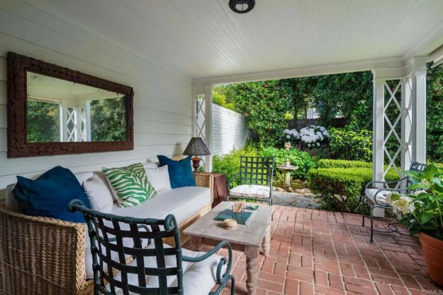 7716 Lookout Drive, La Jolla, CA 92037