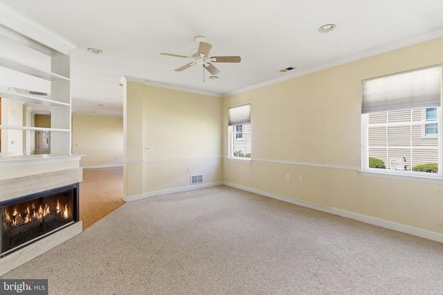 102 HUMMINGBIRD DR, Hamilton, NJ 08690