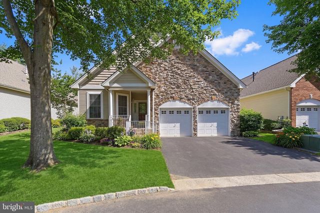 102 HUMMINGBIRD DR, Hamilton, NJ 08690