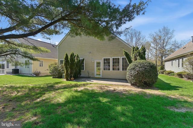 102 HUMMINGBIRD DR, Hamilton, NJ 08690