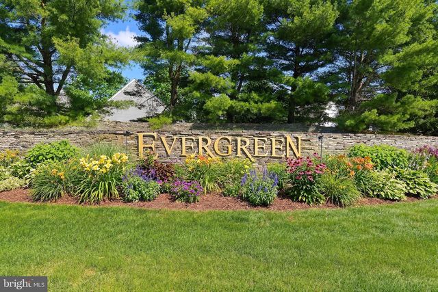 102 HUMMINGBIRD DR, Hamilton, NJ 08690