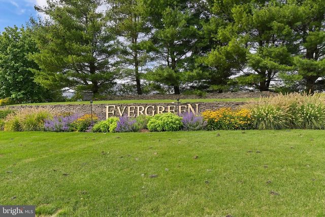 102 HUMMINGBIRD DR, Hamilton, NJ 08690