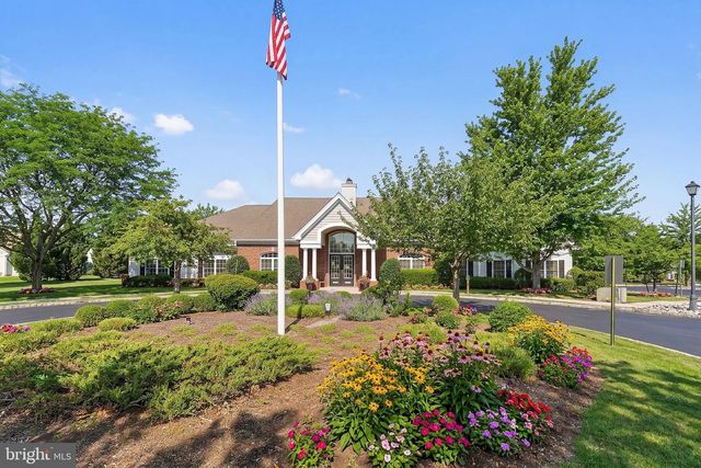 102 HUMMINGBIRD DR, Hamilton, NJ 08690