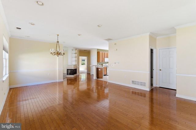 102 HUMMINGBIRD DR, Hamilton, NJ 08690