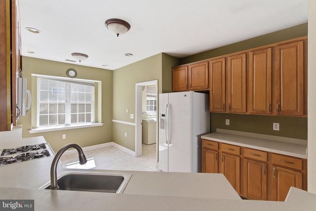 102 HUMMINGBIRD DR, Hamilton, NJ 08690