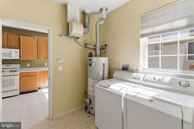 102 HUMMINGBIRD DR, Hamilton, NJ 08690