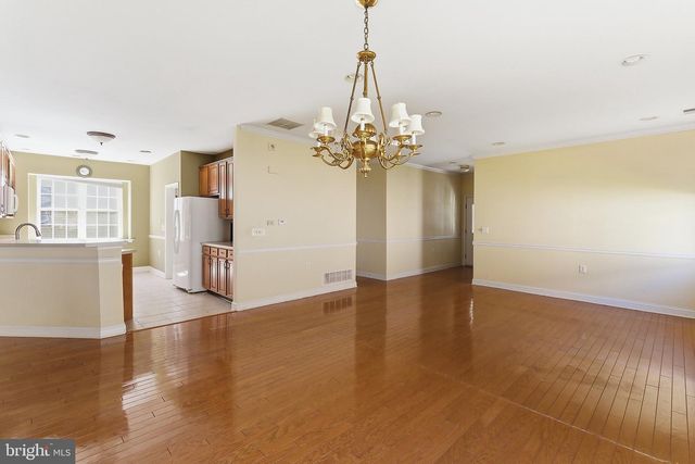 102 HUMMINGBIRD DR, Hamilton, NJ 08690