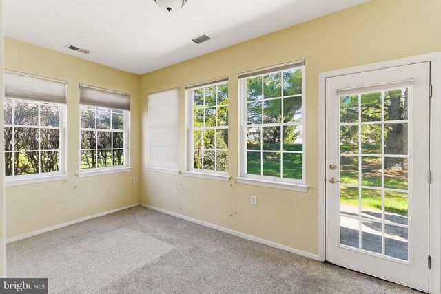 102 HUMMINGBIRD DR, Hamilton, NJ 08690