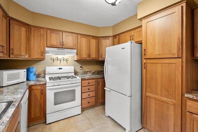 1565 Brookmoor Lane, Portage, MI 49024