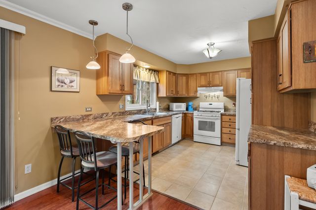 1565 Brookmoor Lane, Portage, MI 49024