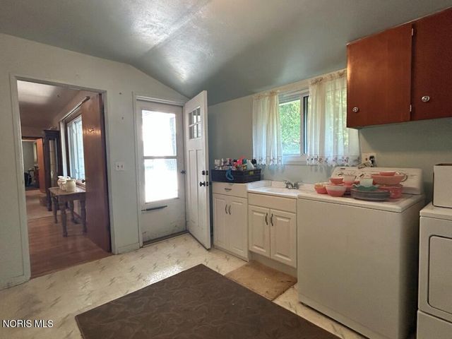 3002 Pinehurst Drive, Toledo, OH 43613