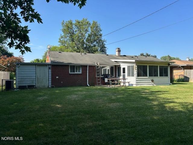 3002 Pinehurst Drive, Toledo, OH 43613