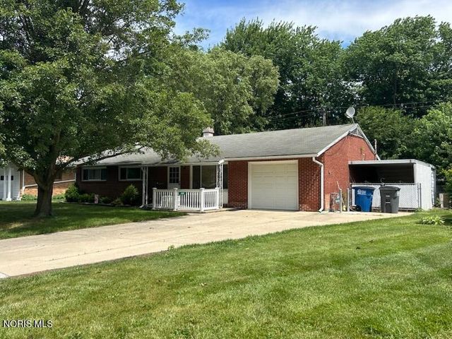 3002 Pinehurst Drive, Toledo, OH 43613