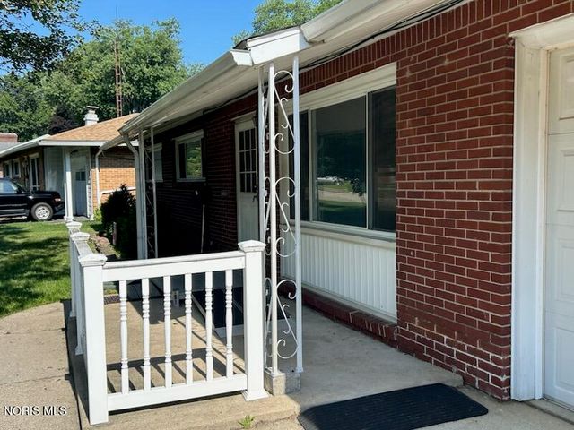 3002 Pinehurst Drive, Toledo, OH 43613
