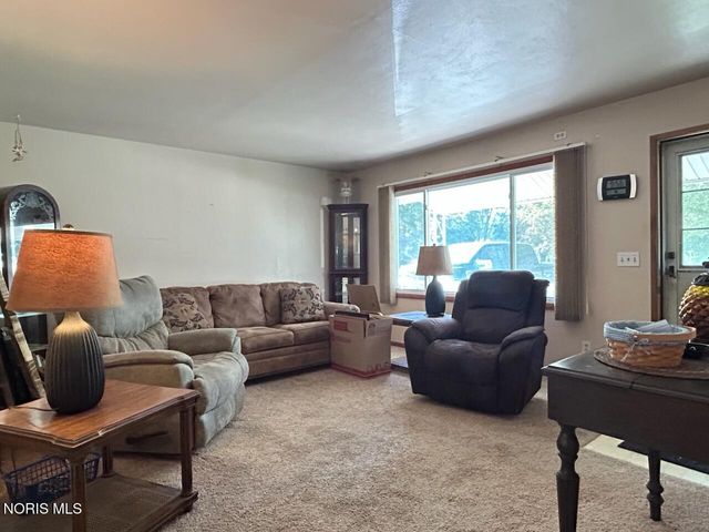 3002 Pinehurst Drive, Toledo, OH 43613