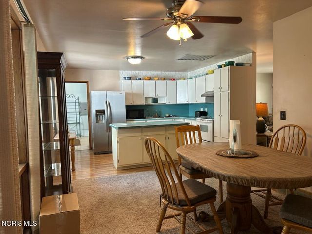 3002 Pinehurst Drive, Toledo, OH 43613