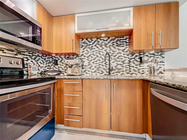 651 NE 60th St 12, Miami, FL 33137